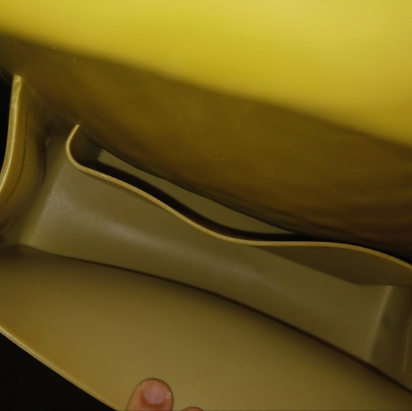 ToyBoy Women gold glazed silicone quilted chain purse bag - Picture 8 of 16